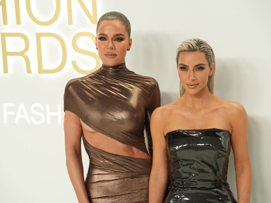 Photo of Khlo and Kim Kardashian about should family members see the same therapist